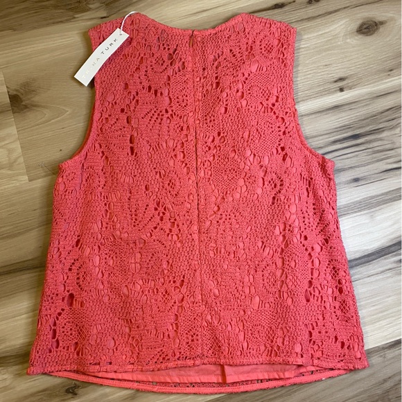 NWT Trina Turk Coral Lace Sleeveless Top Tank Medium - Picture 2 of 6